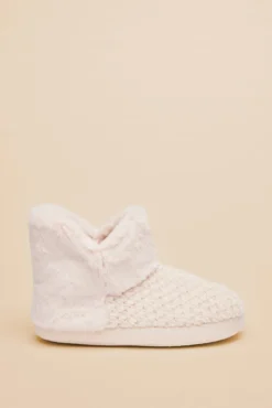 Pantufas com pelo bege