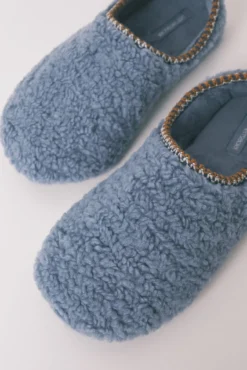 Pantufas de quarto de pelo azul