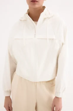 Parka curta com capuz