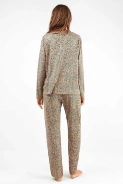 Pijama com estampa animal