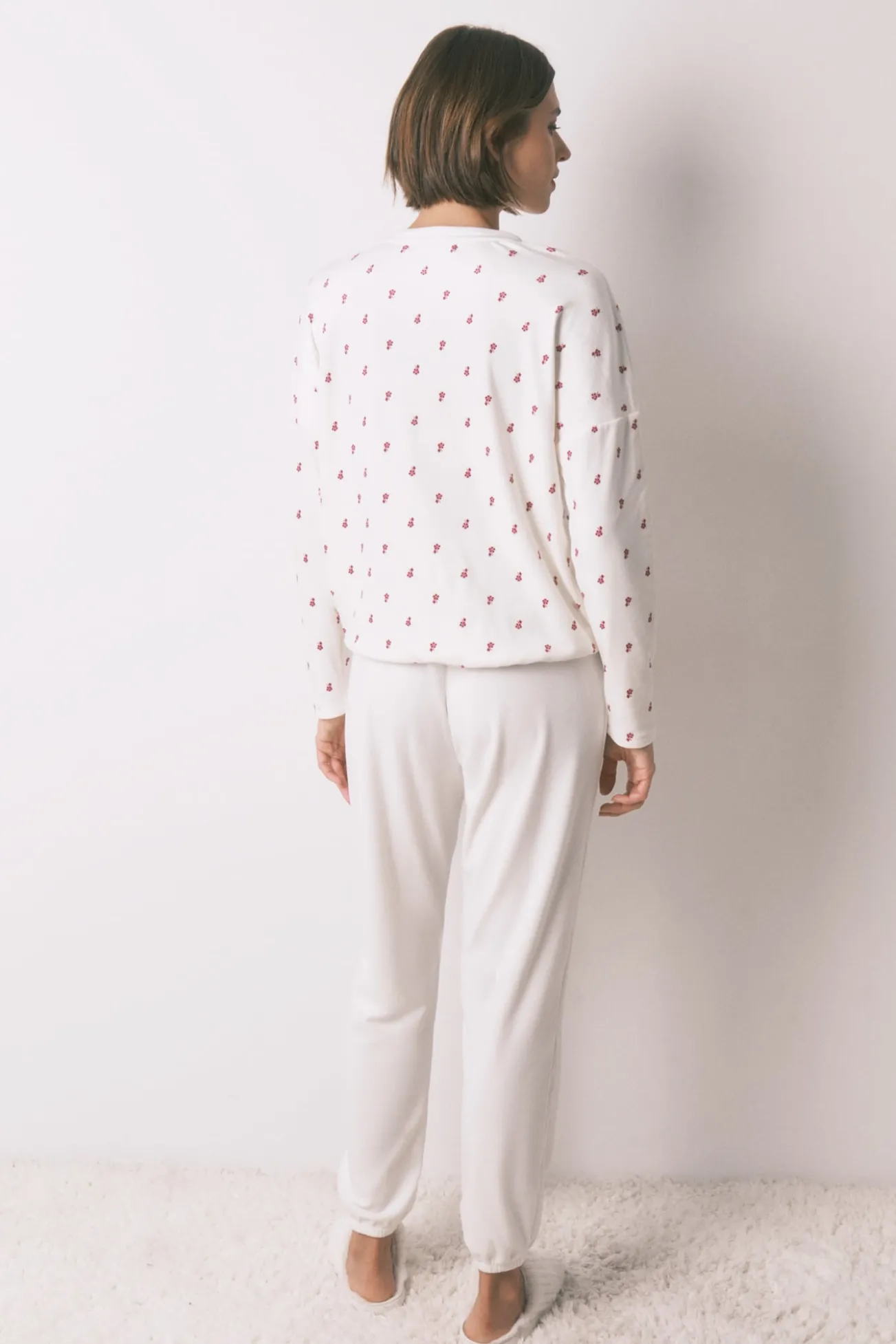 Pijama comprido com flores