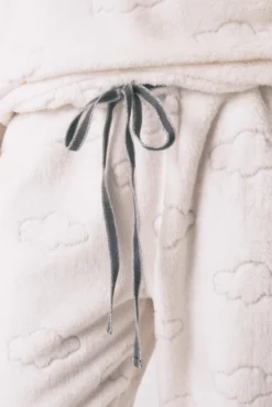 Pijama comprido em polar estampado de nuvens cinza