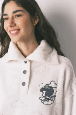 Pijama comprido em polar estampado de nuvens cinza