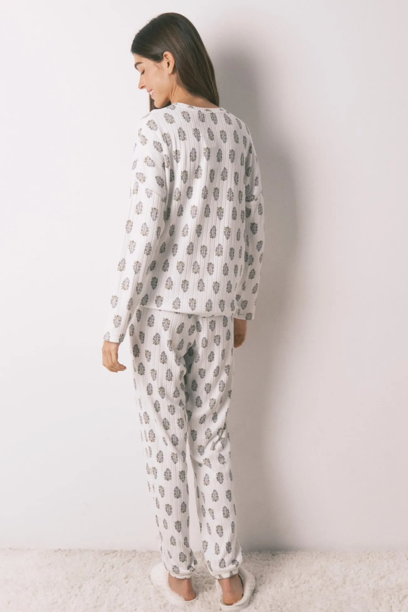 Pijama comprido floral