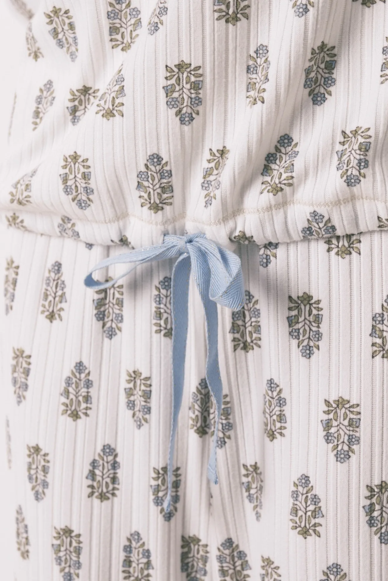 Pijama comprido floral