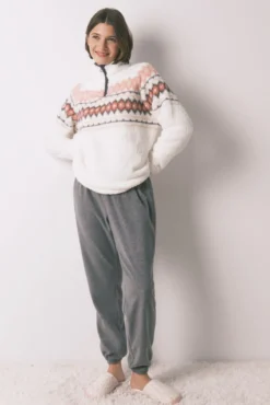 Pijama comprido polar suave estampado fair isle