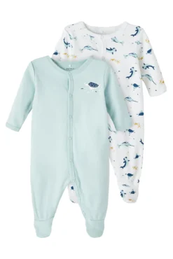Pijama de bebé menino.