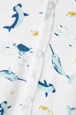 Pijama de bebé menino.