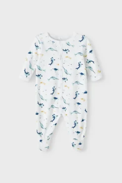 Pijama de bebé menino.