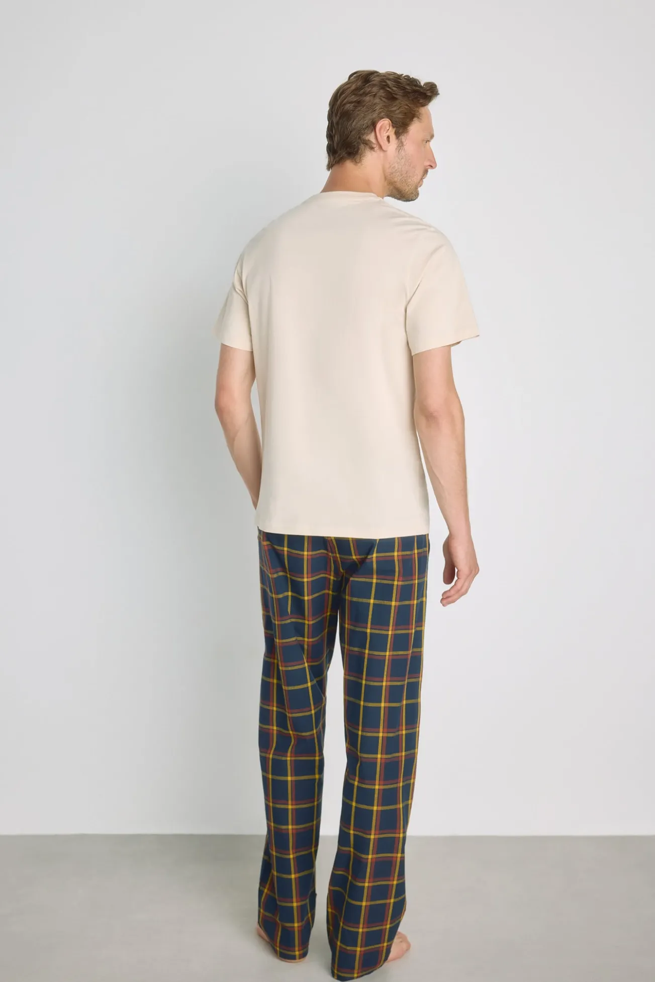 Pijama de malha e tecido