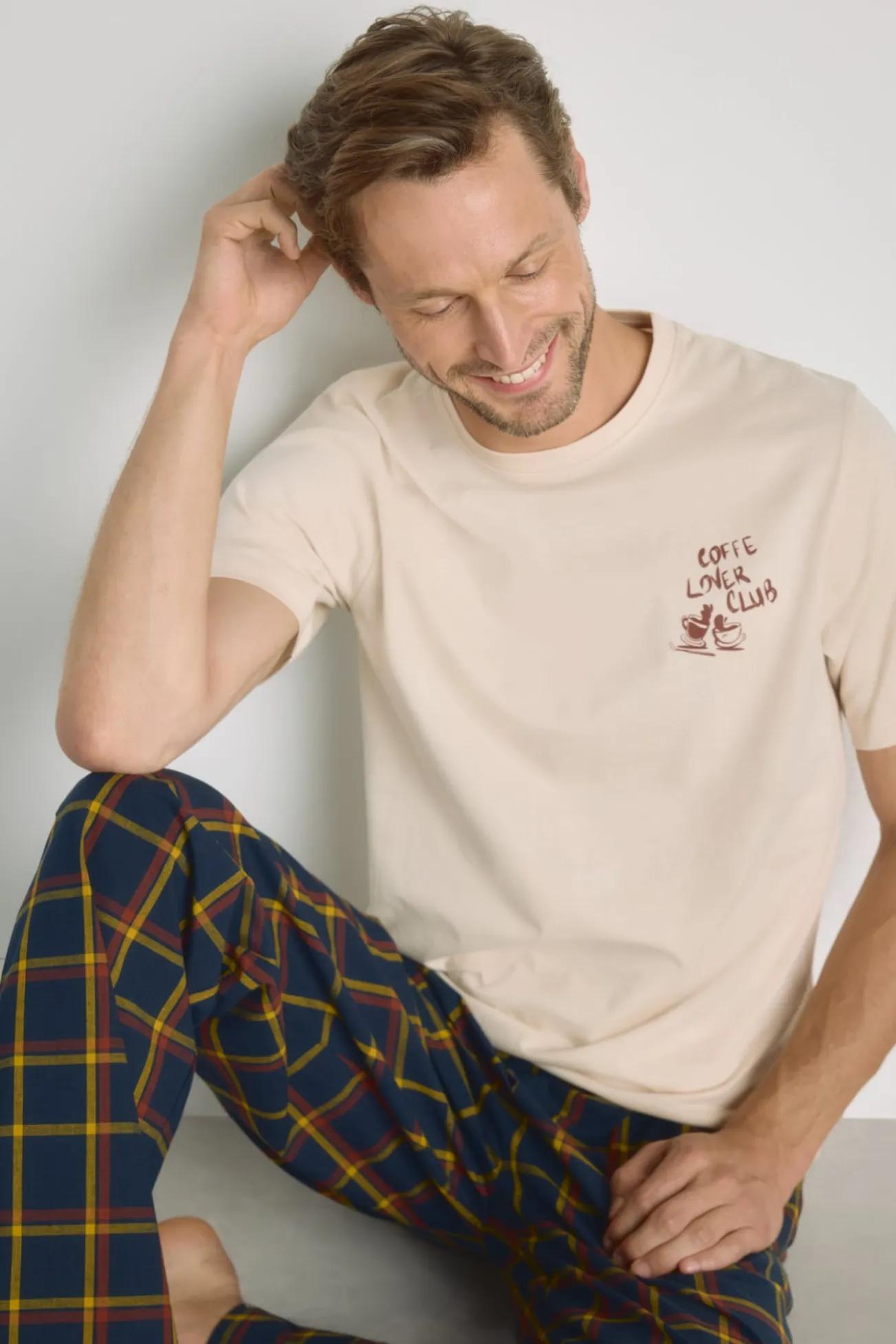 Pijama de malha e tecido