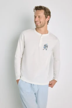 Pijama de malha e tecido
