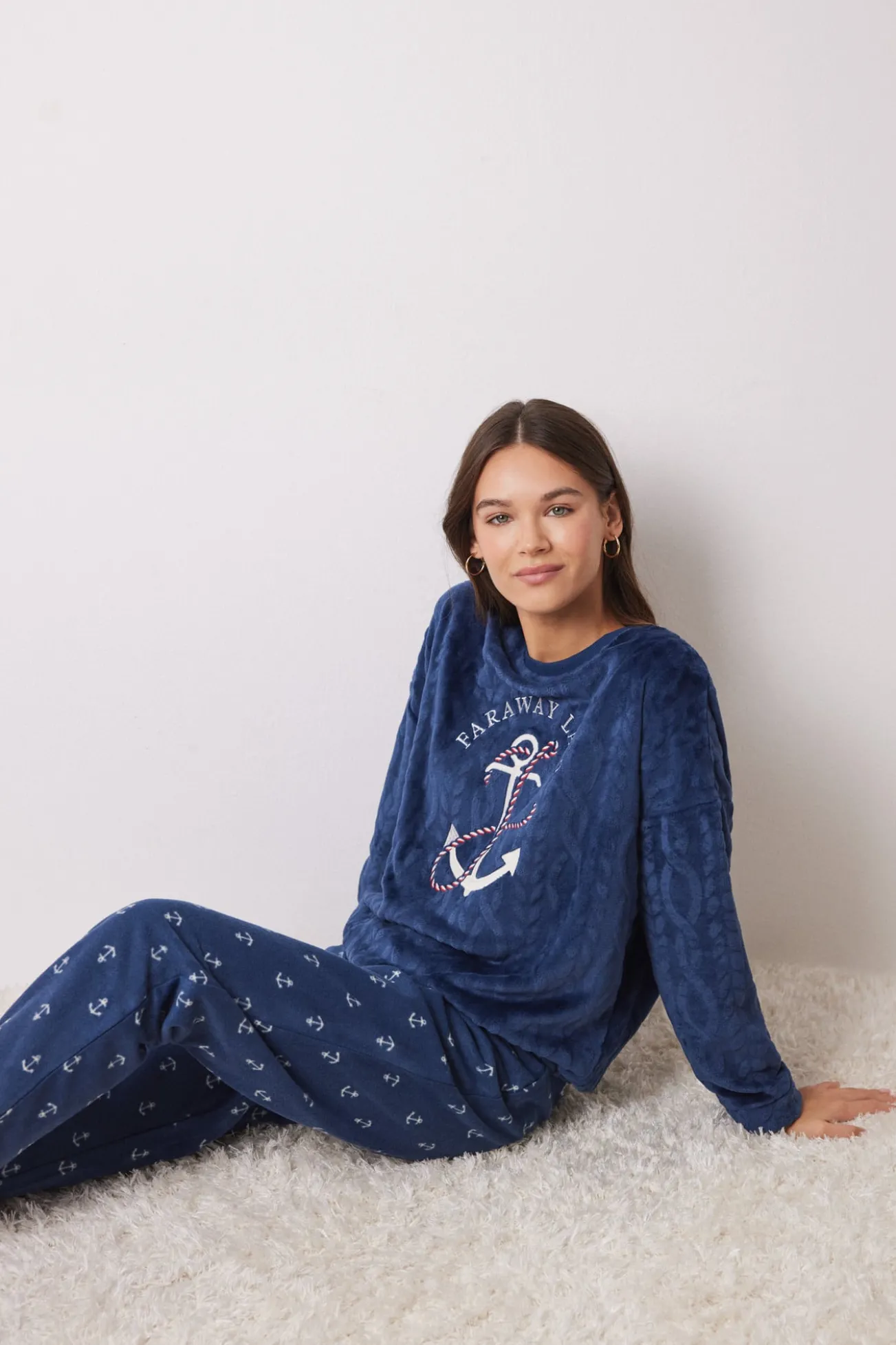 Pijama de polar comprido e lã macia