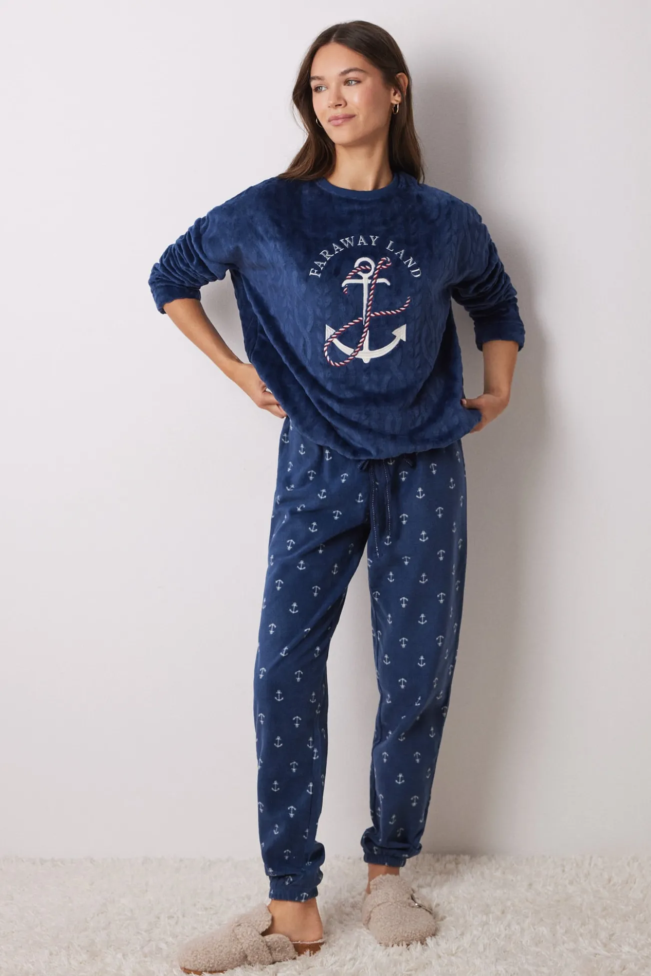 Pijama de polar comprido e lã macia