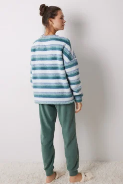Pijama de polar riscas com estrela de Harry Potter