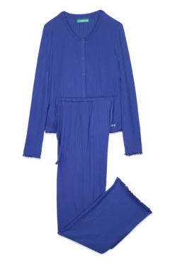 Pijama largo de canelado suave azul