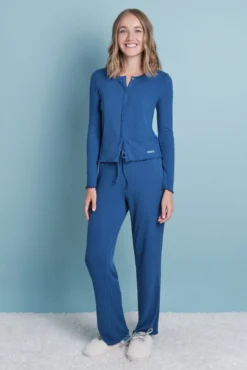 Pijama largo de canelado suave azul
