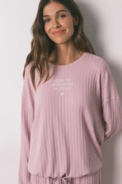 Pijama pijama comprido rosa de malha quente e macio