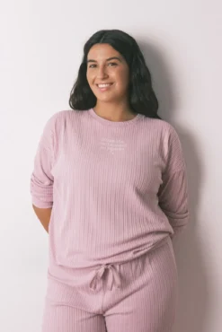 Pijama pijama comprido rosa de malha quente e macio