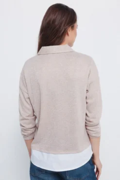 Polo de malha com corte combinado