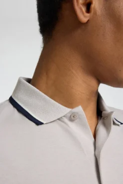 Polo de manga curta em piqué
