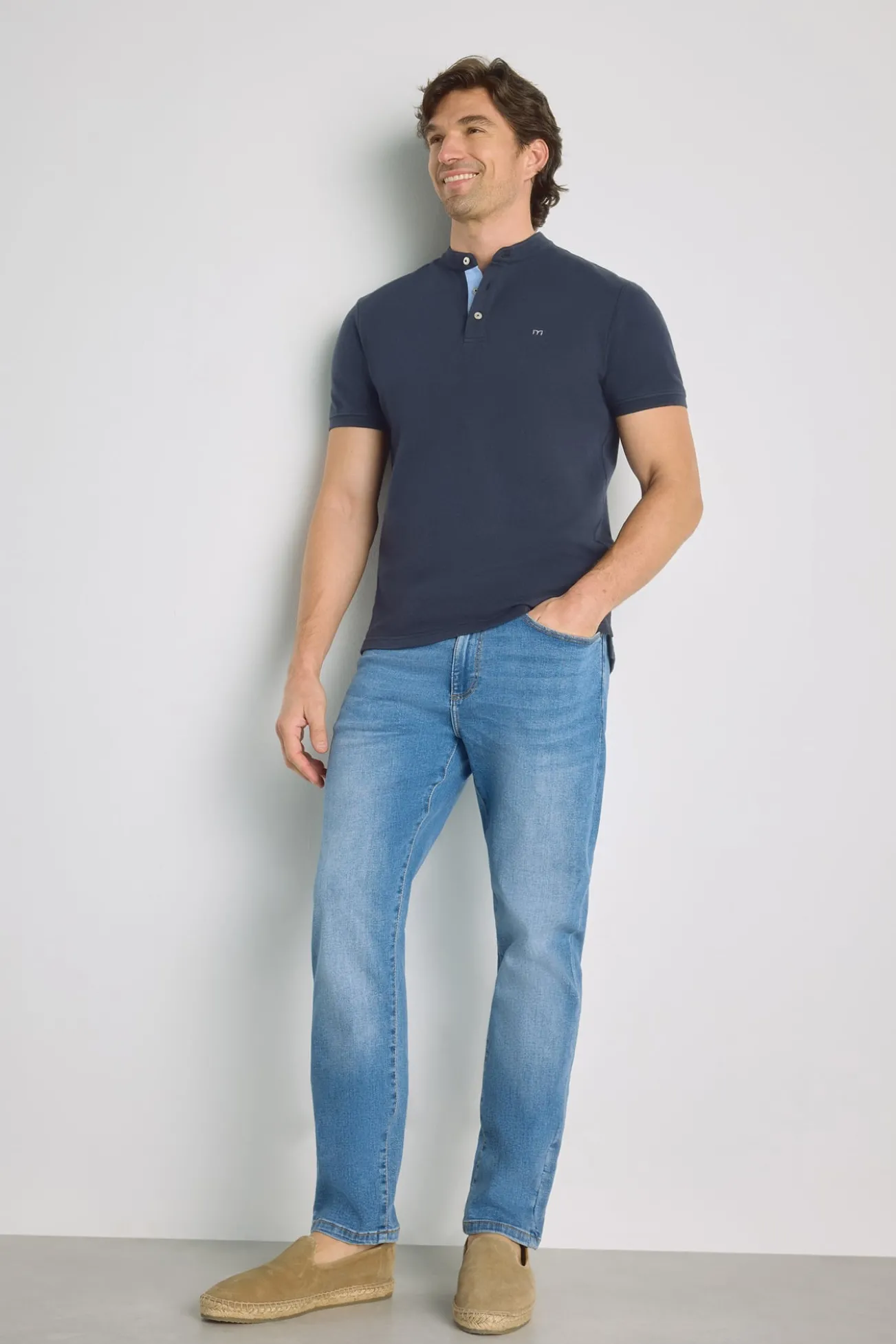 Polo de manga curta gola mao