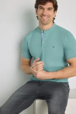 Polo de manga curta gola mao