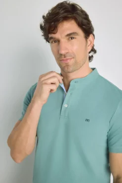 Polo de manga curta gola mao