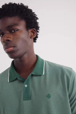 Polo Oxford com gola contrastante, regular fit