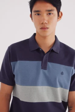 Polo piqué com blocos de cores de regular fit