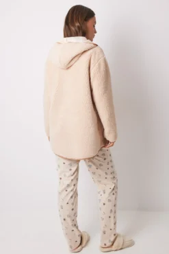 Robe curto de borrego arenoso