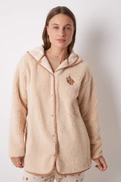 Robe curto de borrego arenoso