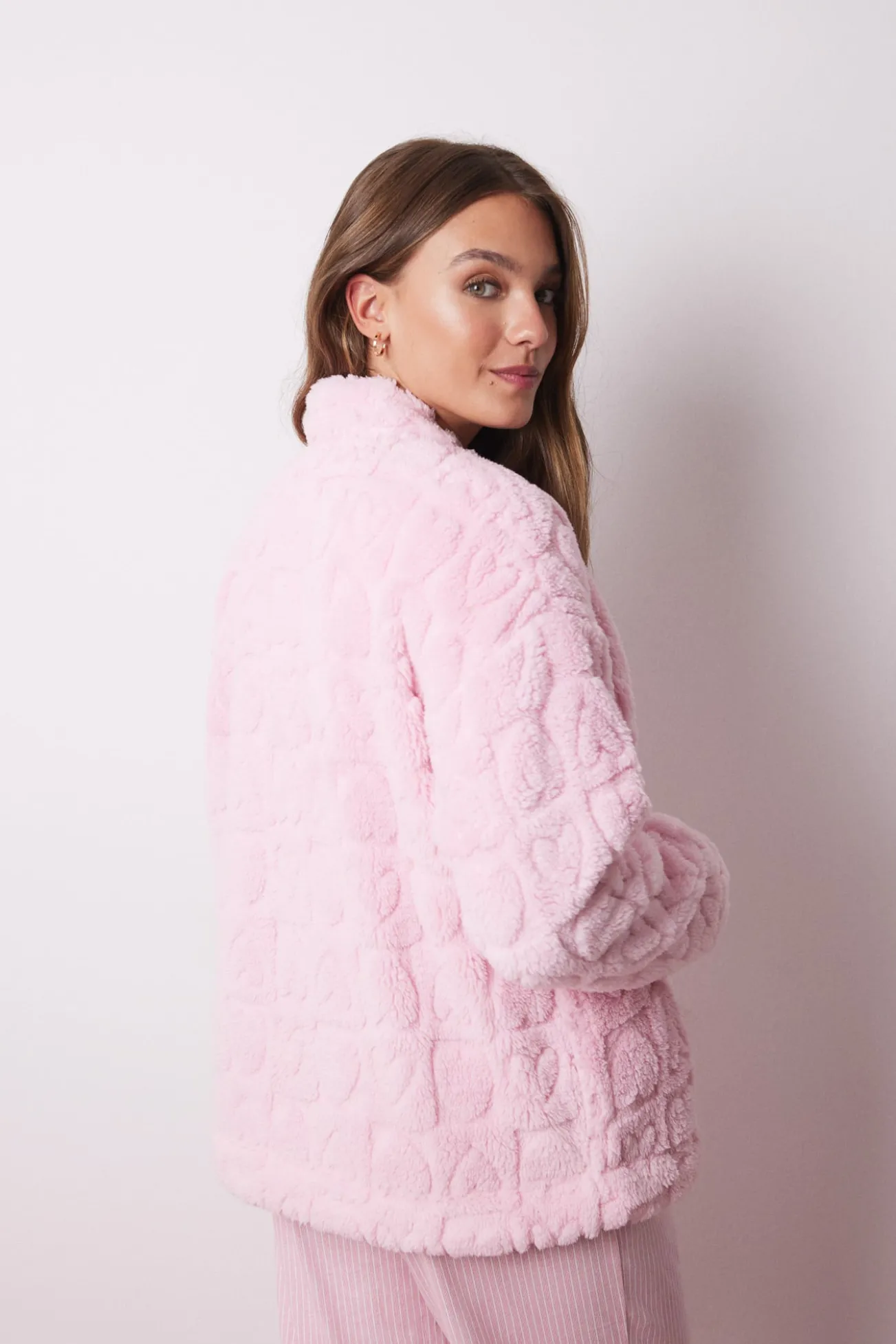 Robe curto rosa com corações de cabelo fofo