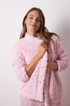 Robe curto rosa com corações de cabelo fofo