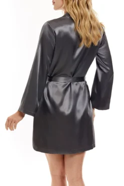 Robe de festa curto em cetim