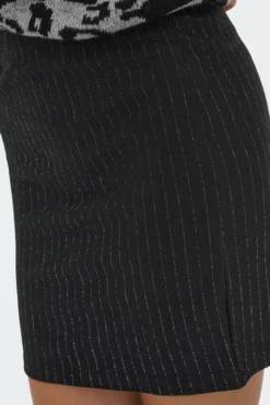 Saia curta de lurex