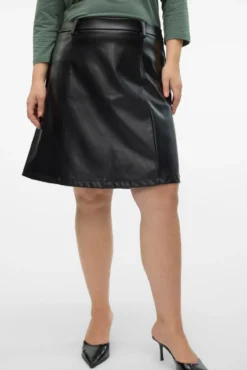 Saia curta efeito pele plus size
