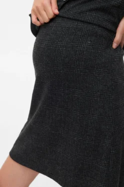 Saia curta para maternity