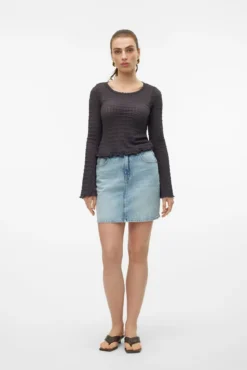 Saia denim curta de corte alta