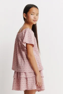 Saia IKAT menina