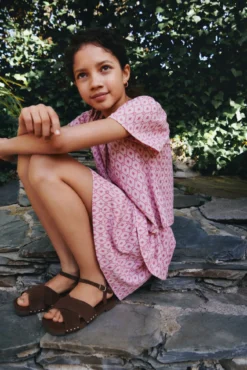 Saia IKAT menina