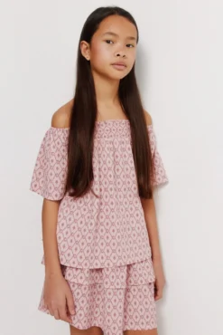 Saia IKAT menina