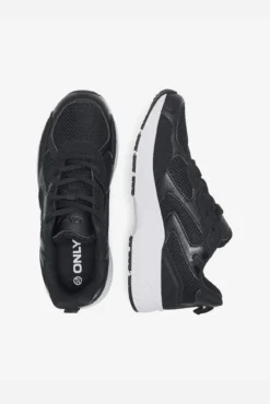 Sapatos esportivos de malha com cadarço
