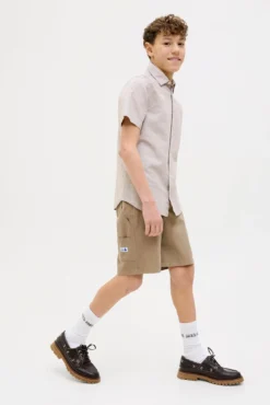 Shorts cargo folgados