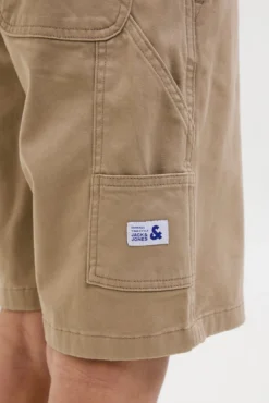 Shorts cargo folgados