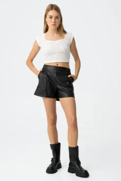 Shorts de pele sintético