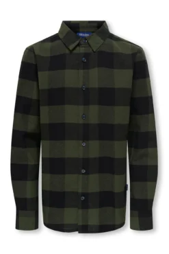 Sobrecamisa de menino.