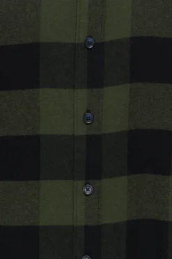 Sobrecamisa de menino.
