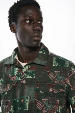 Sobrecamisa em tecido tapeçaria