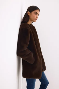 Sobretudo de faux-fur
